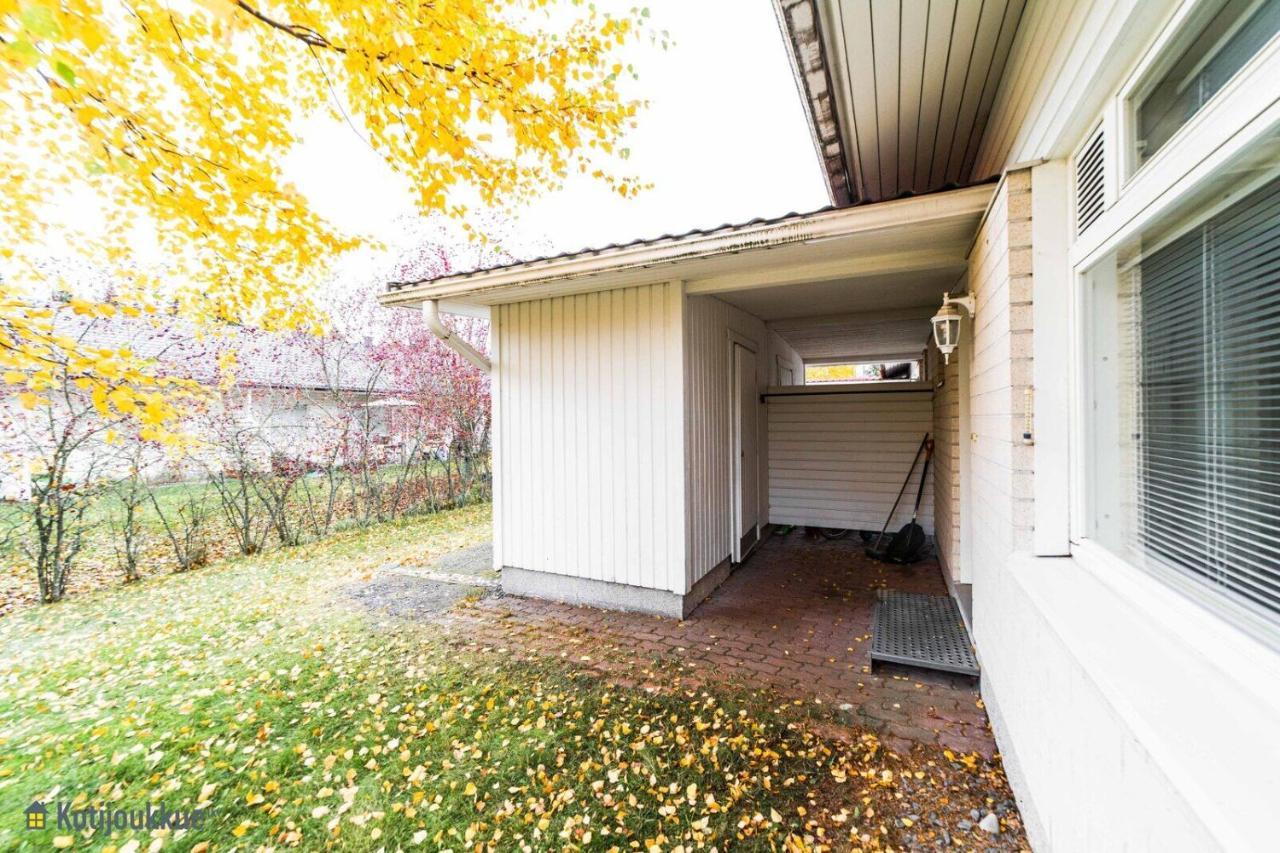 55 Nelioeinen Tilava Rivitalokaksio, 1-4Hloe, Taeydellinen Keittioe, Uudet Kodinkoneet, Laadukas Sauna, Tv, Netflix, Wifi, Kuivaava Pyykinpesukone, Itsekirjautuminen 24H, Avainsaeiloeboxi Koodilla Seinajoki Luaran gambar
